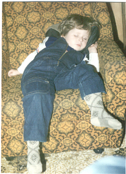 Ht igen, mr akkoriban is nagyon eleven gyerek voltam, de egy nagy "prgs" utn pihenni is kell ugyebr. :)